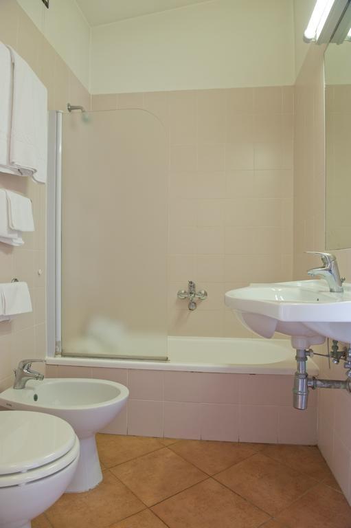 Autohotel Ravena Quarto foto